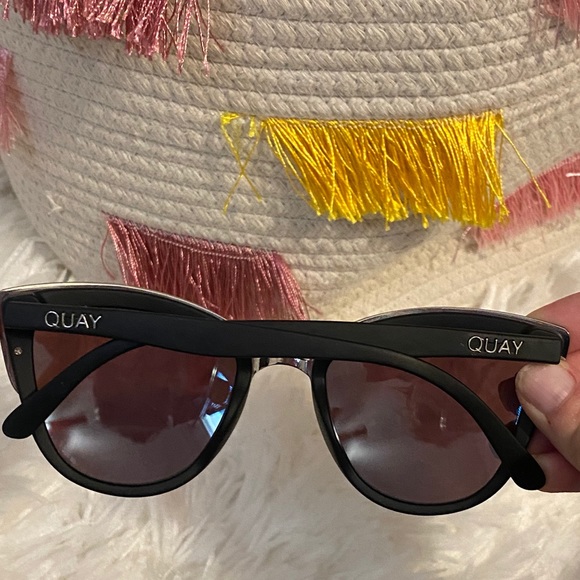 Quay Sunglasses - Picture 2 of 2